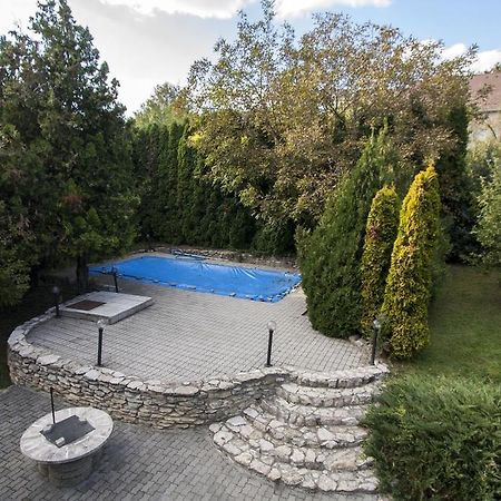 Dominika Apartman Hotel Boedapest Buitenkant foto