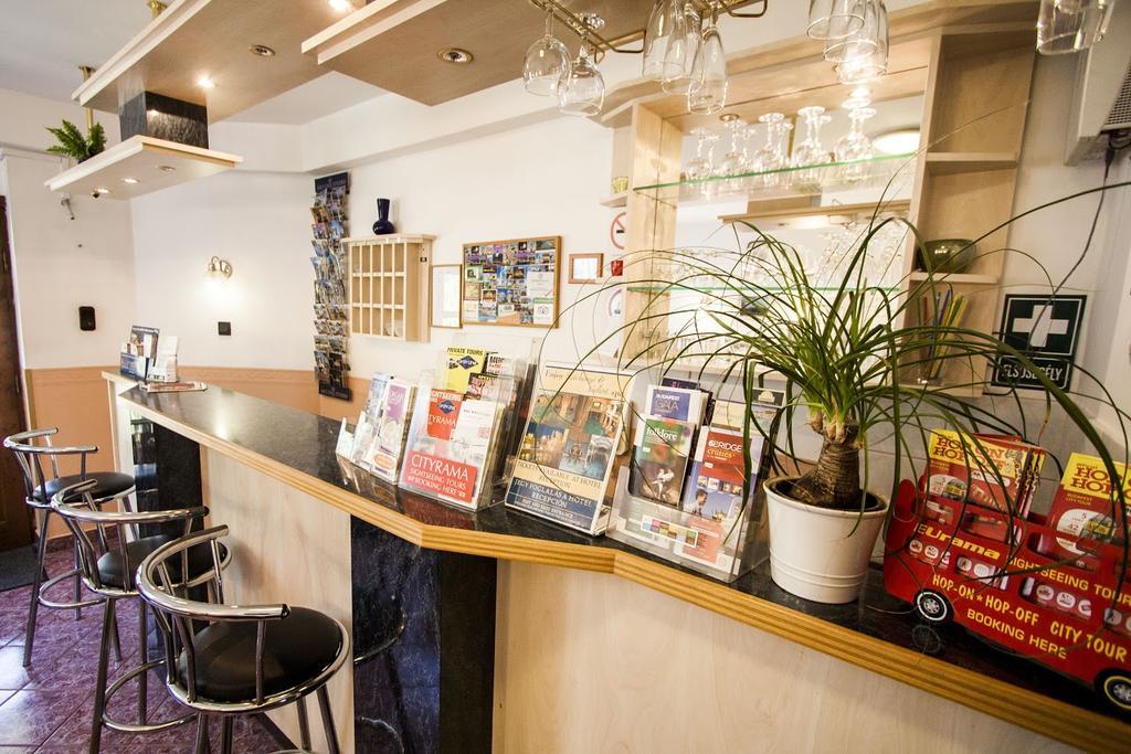 Dominika Apartman Hotel Boedapest Buitenkant foto