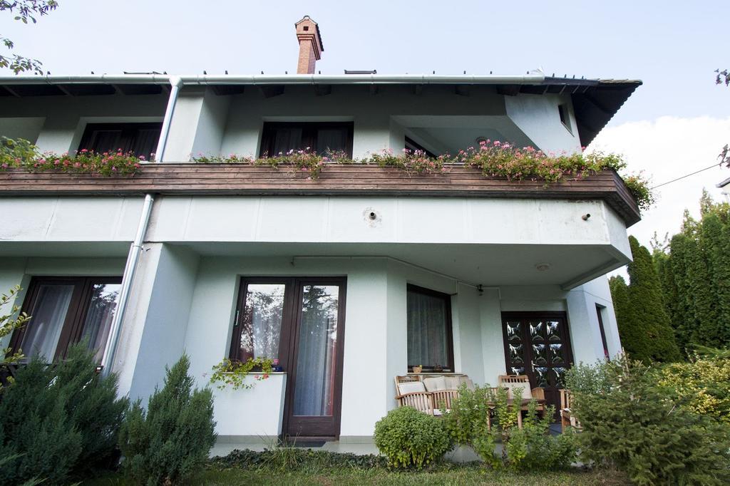 Dominika Apartman Hotel Boedapest Buitenkant foto