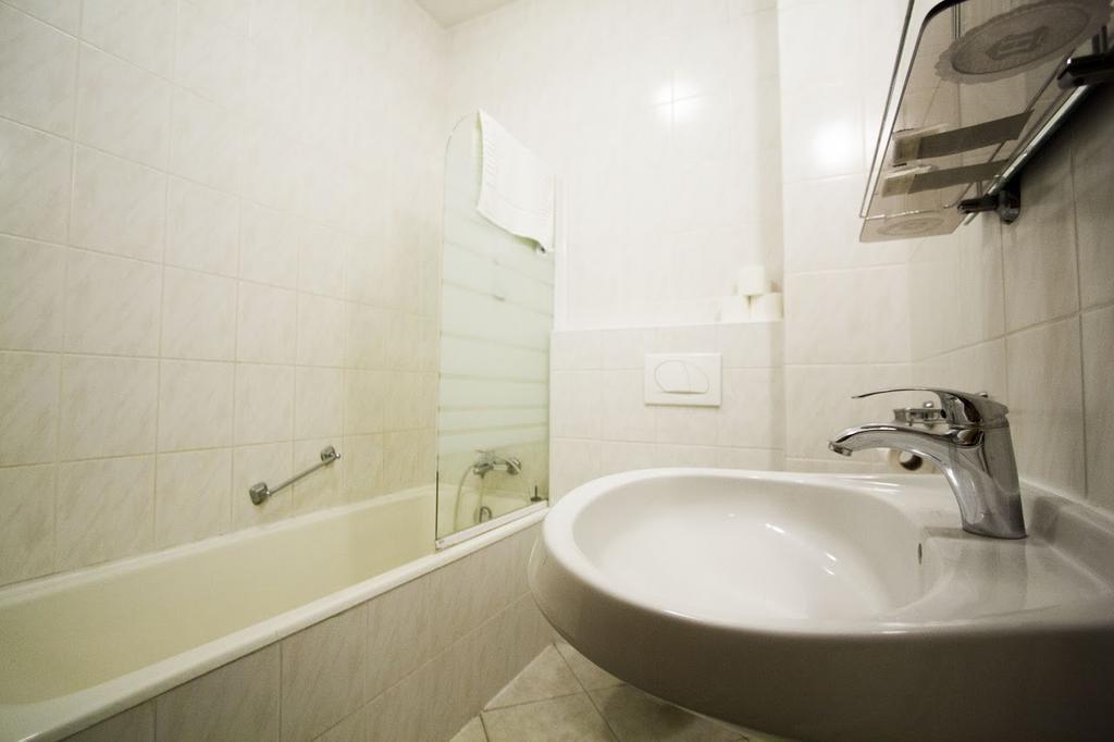 Dominika Apartman Hotel Boedapest Buitenkant foto
