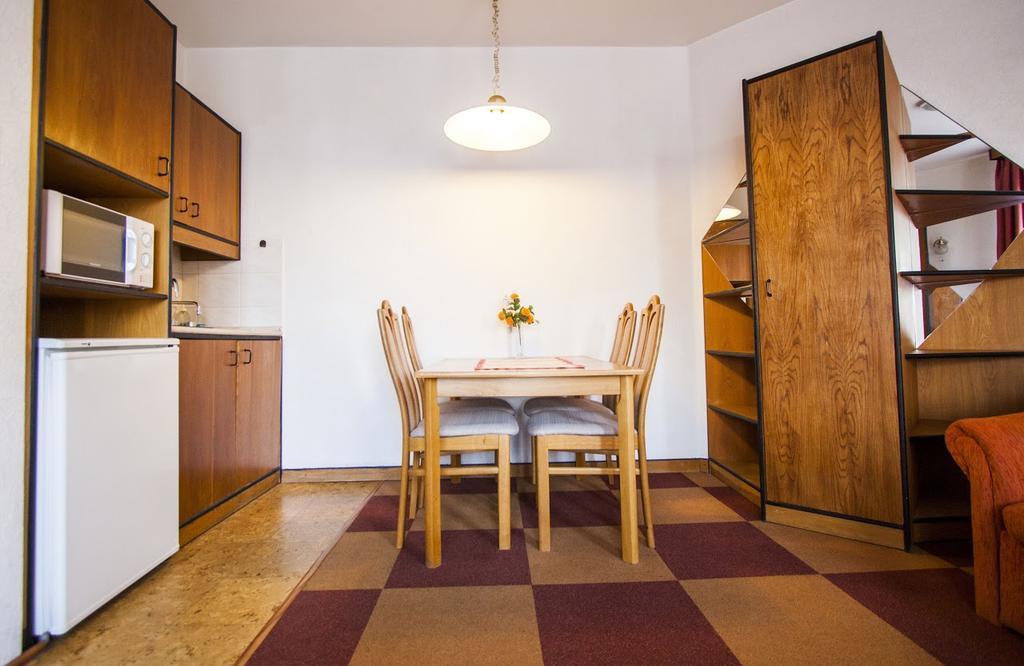 Dominika Apartman Hotel Boedapest Buitenkant foto