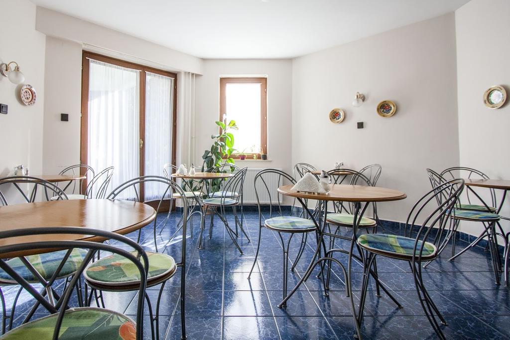 Dominika Apartman Hotel Boedapest Buitenkant foto