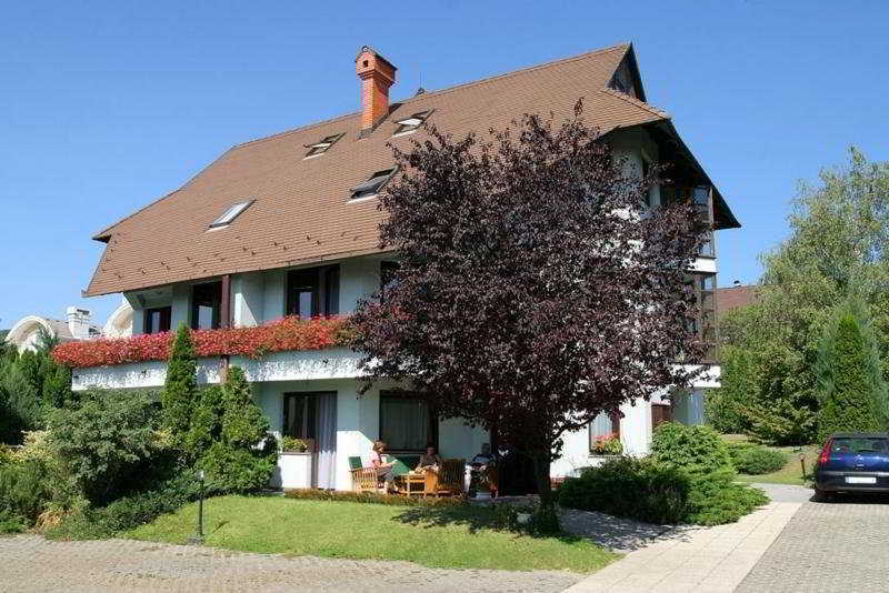 Dominika Apartman Hotel Boedapest Buitenkant foto