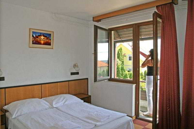 Dominika Apartman Hotel Boedapest Buitenkant foto